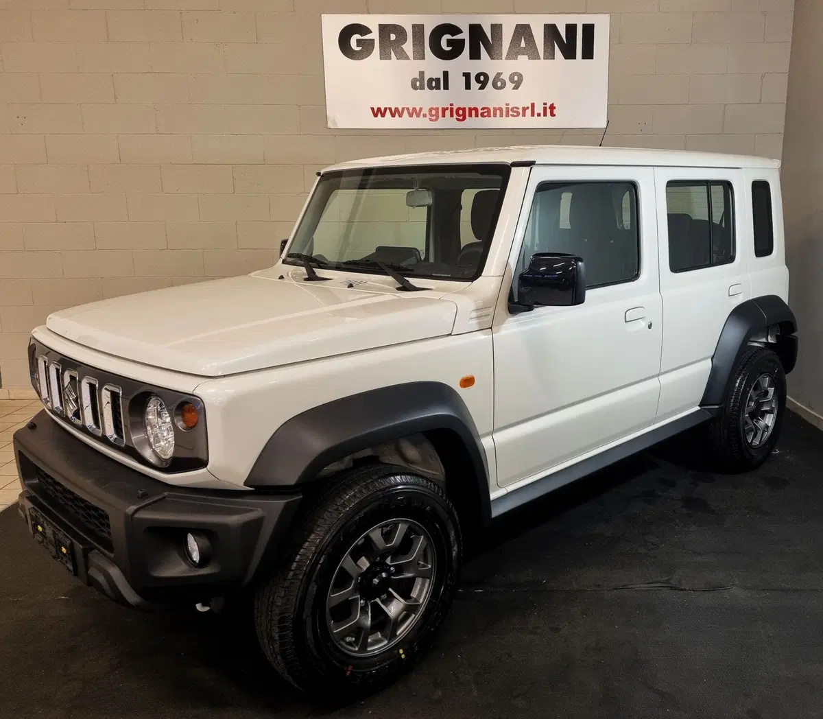 Suzuki Jimny nuova a Pavia (16)