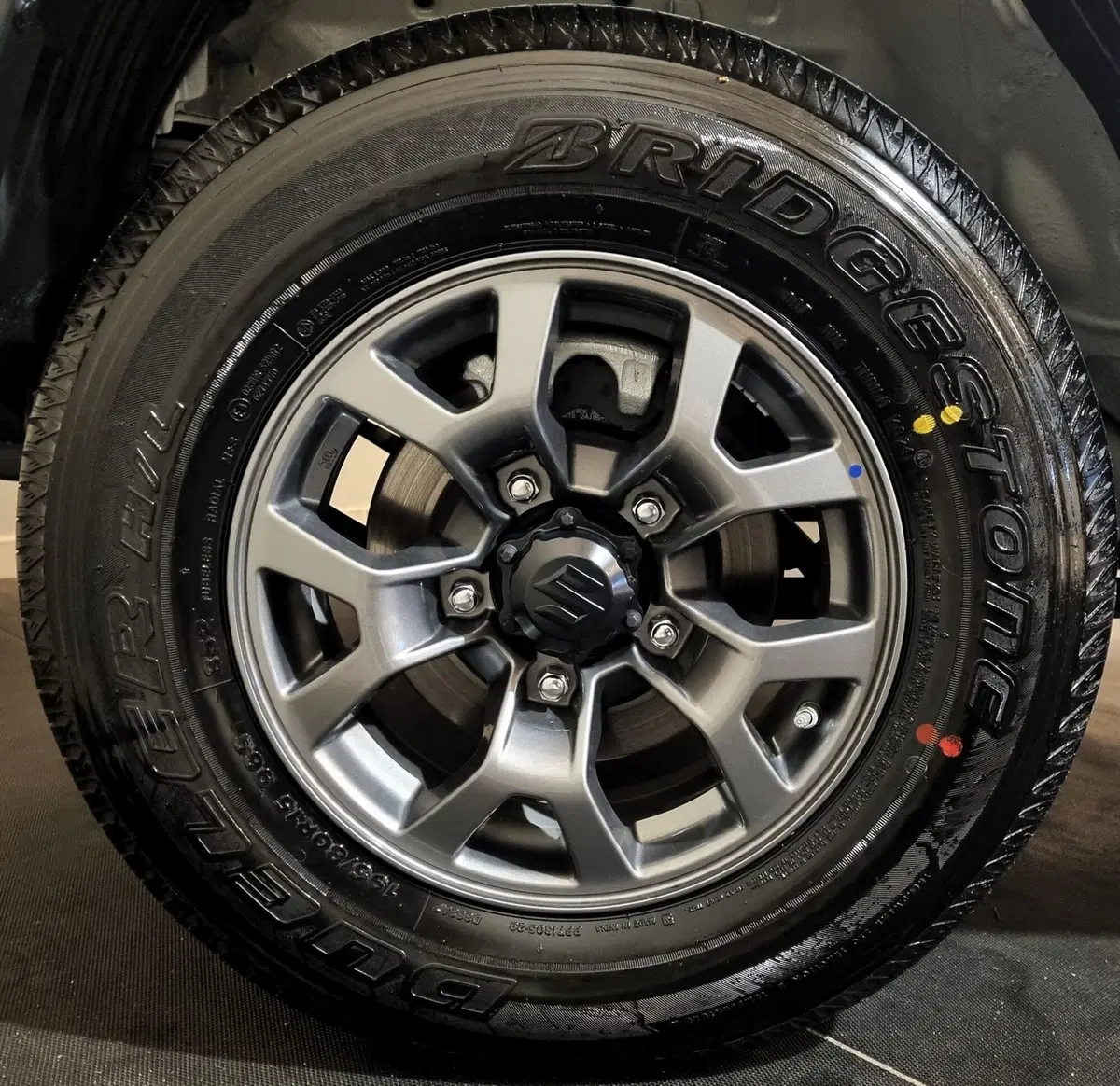 Suzuki Jimny nuova a Pavia (5)