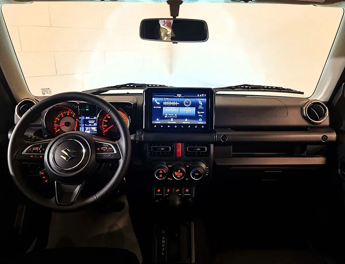 Suzuki Jimny nuova a Pavia (9)