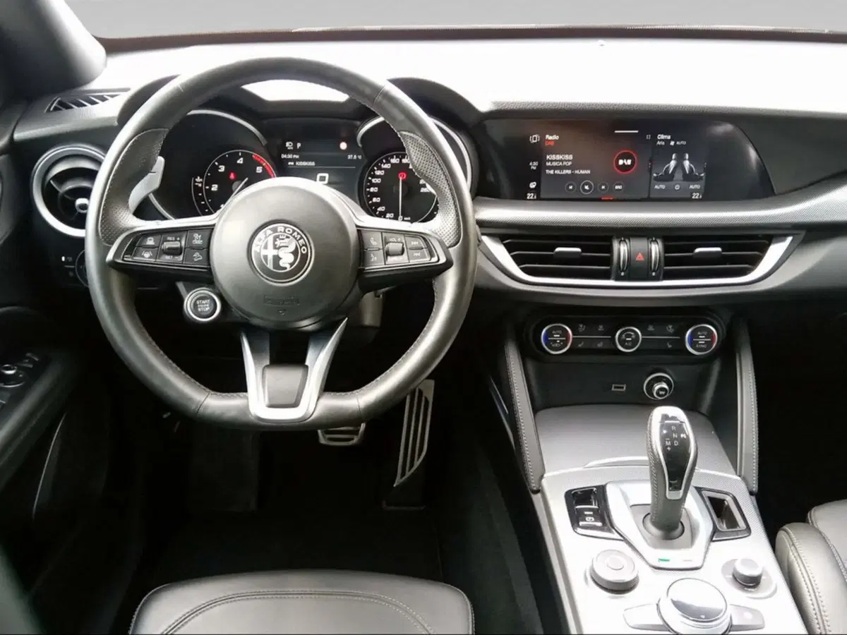 Alfa Romeo Stelvio usata a Firenze (11)