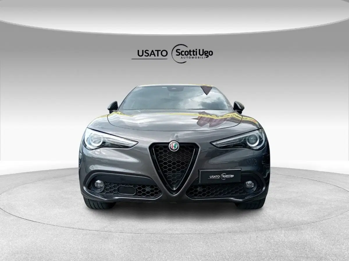 Alfa Romeo Stelvio usata a Firenze (3)