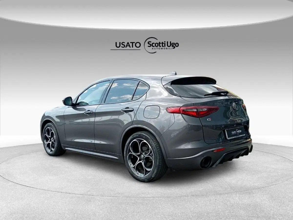 Alfa Romeo Stelvio usata a Firenze (6)