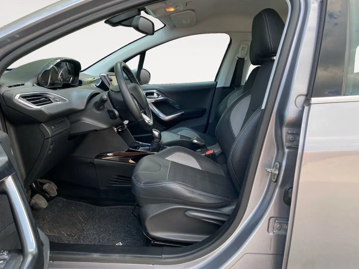 Peugeot 2008 usata a Bologna (9)