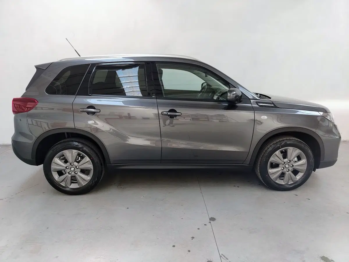 Suzuki Vitara nuova a Rovigo (10)