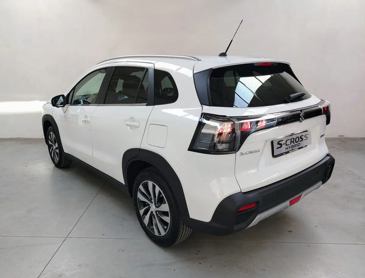 Suzuki S-Cross nuova a Rovigo (12)