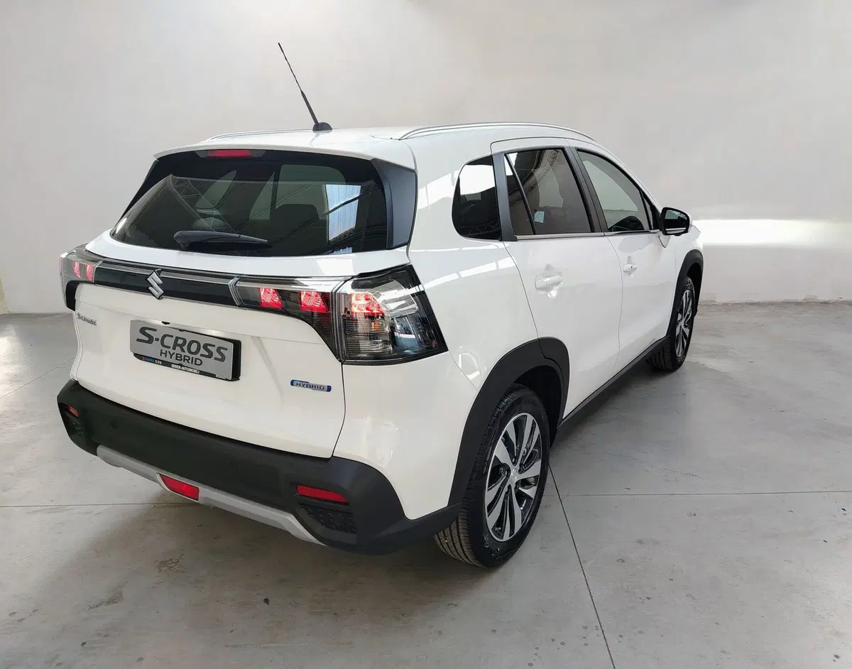 Suzuki S-Cross nuova a Rovigo (14)