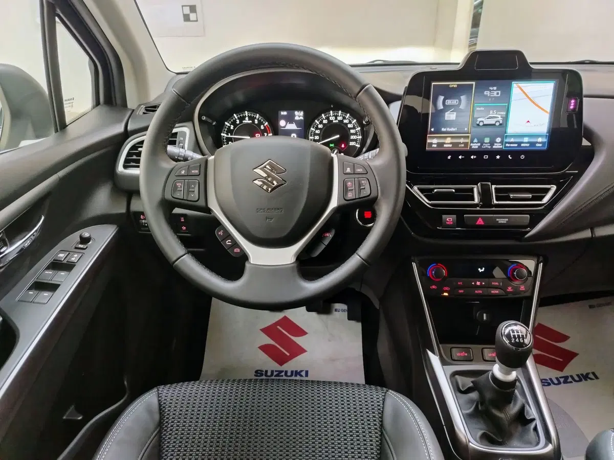 Suzuki S-Cross nuova a Rovigo (8)