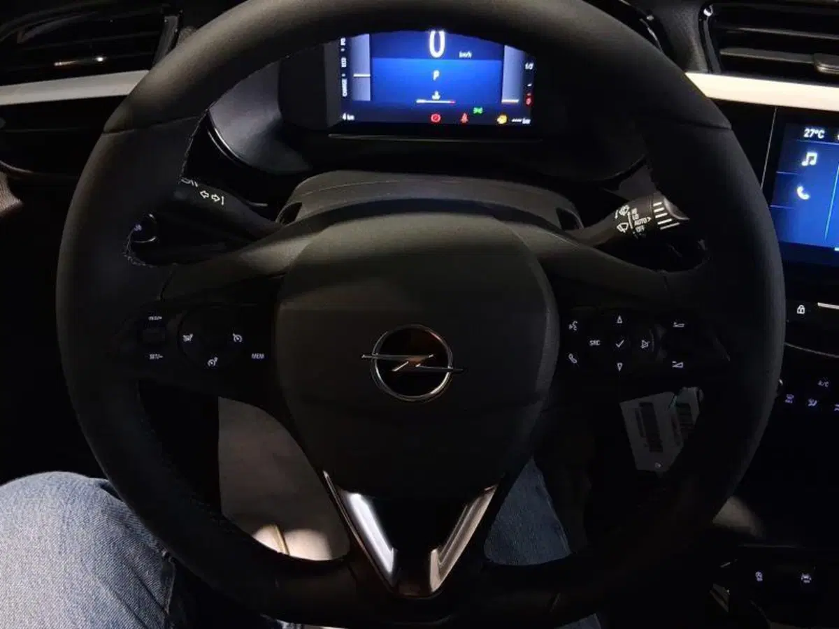 Opel Corsa nuova a Genova (14)