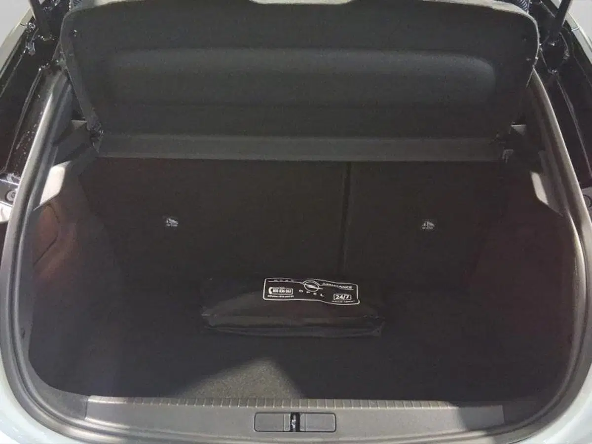 Opel Corsa nuova a Genova (17)