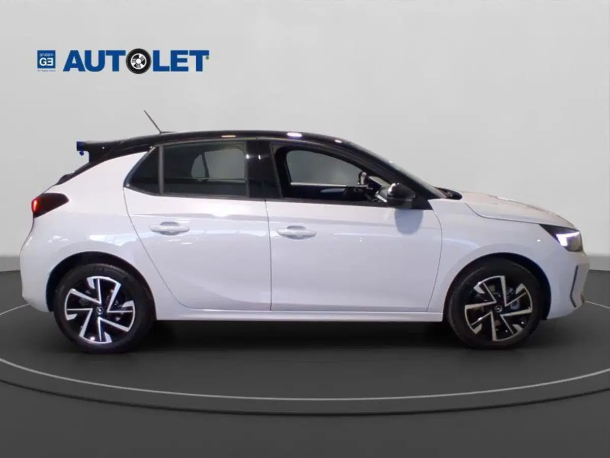 Opel Corsa nuova a Genova (4)