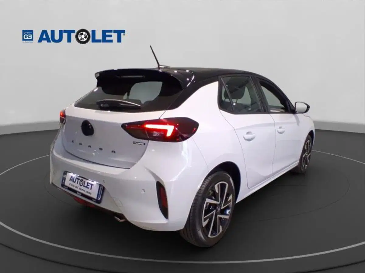 Opel Corsa nuova a Genova (7)