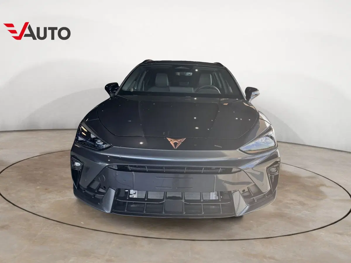 Cupra Leon Station Wagon nuova a Vercelli (2)