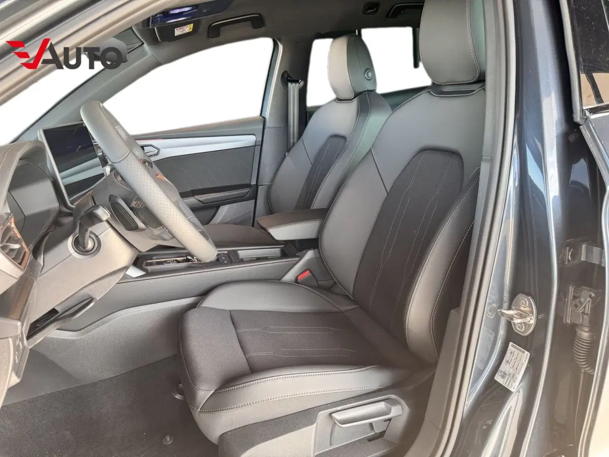 Cupra Leon Station Wagon nuova a Vercelli (4)