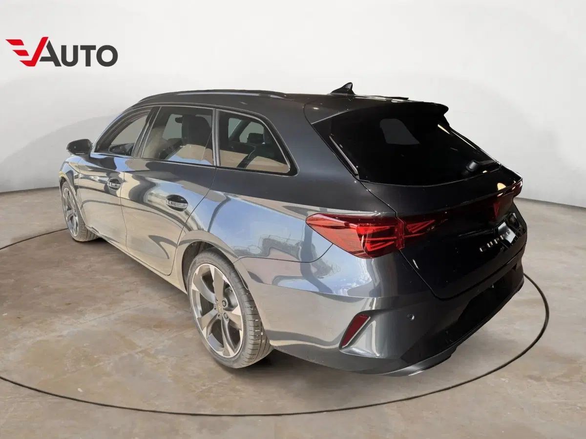 Cupra Leon Station Wagon nuova a Vercelli (5)