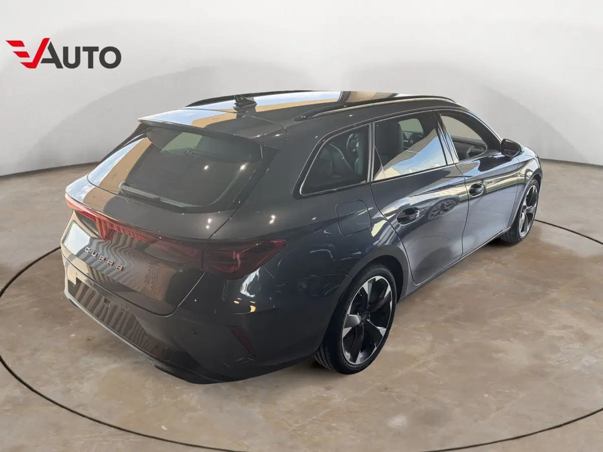 Cupra Leon Station Wagon nuova a Vercelli (7)