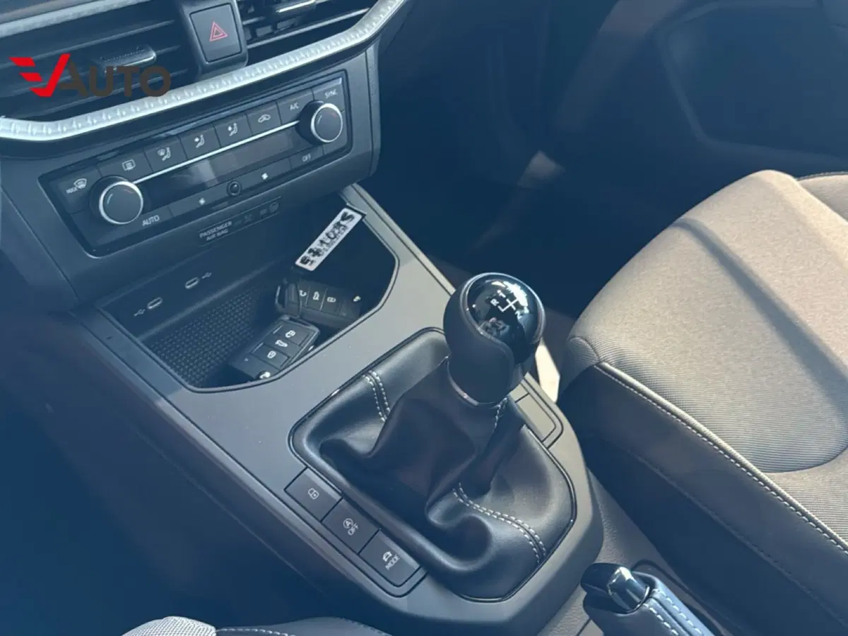 SEAT Ibiza nuova a Novara (11)