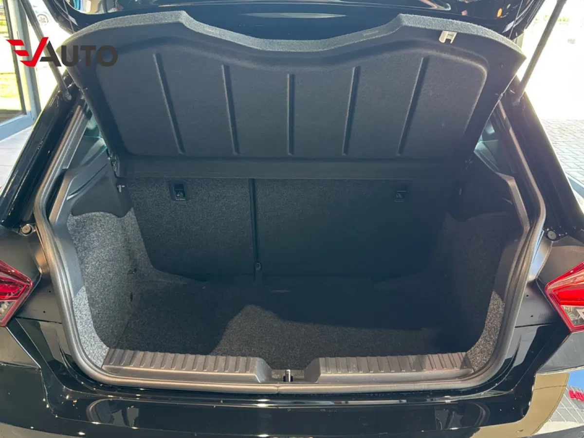 SEAT Ibiza nuova a Novara (8)