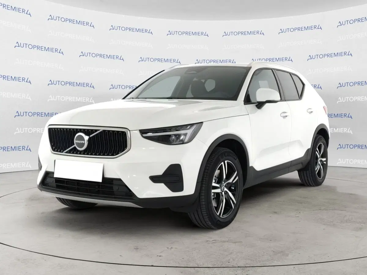 Volvo XC40 nuova a Como