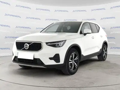 Volvo XC40 B3 automatico Core nuova a Como