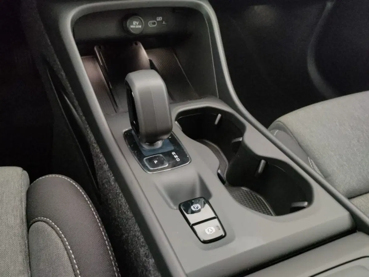 Volvo XC40 nuova a Como (10)