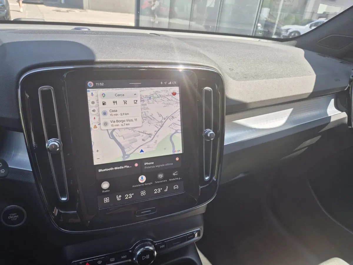 Volvo XC40 nuova a Como (12)