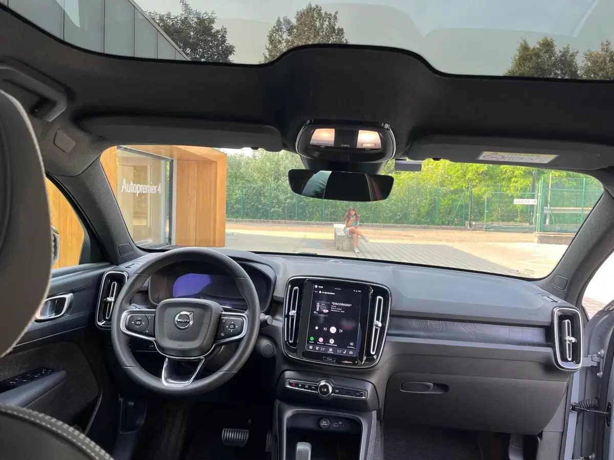 Volvo C40 usata a Como (9)