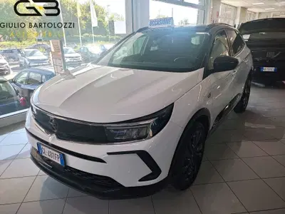 Opel Grandland 1.2 GS s&amp;s 130cv del 2022 usata a Prato
