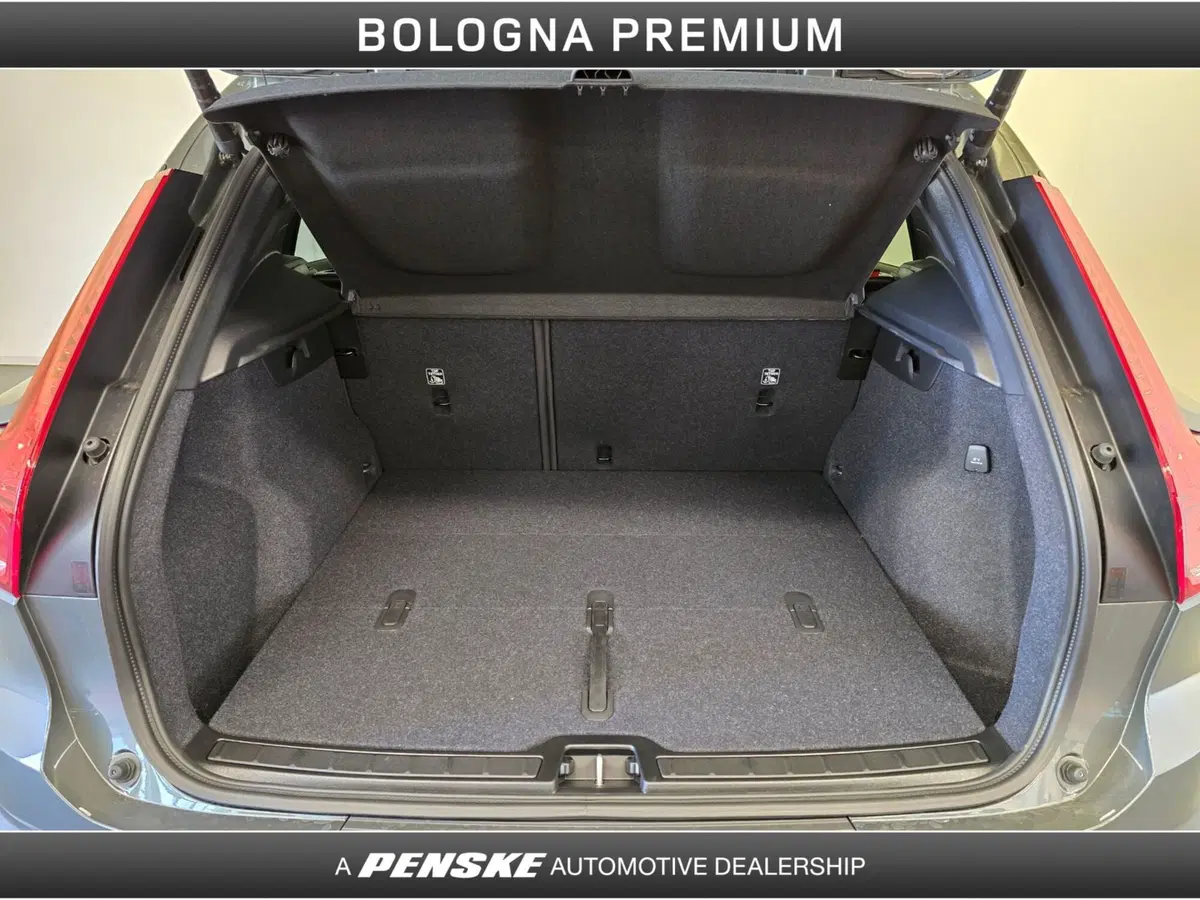 Volvo XC40 nuova a Bologna (10)