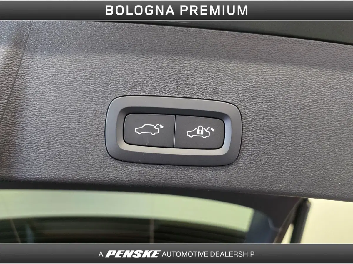 Volvo XC40 nuova a Bologna (11)