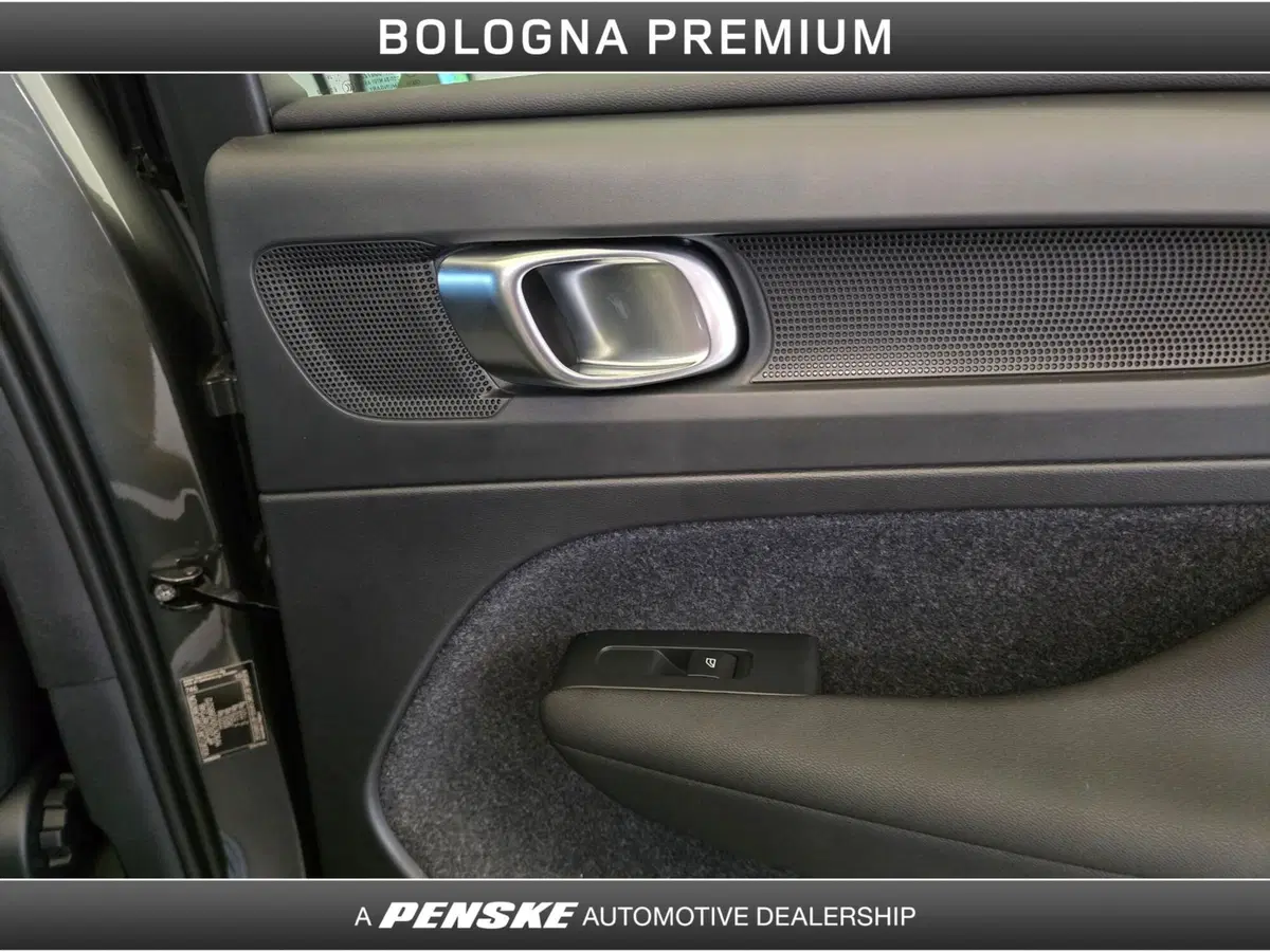 Volvo XC40 nuova a Bologna (13)