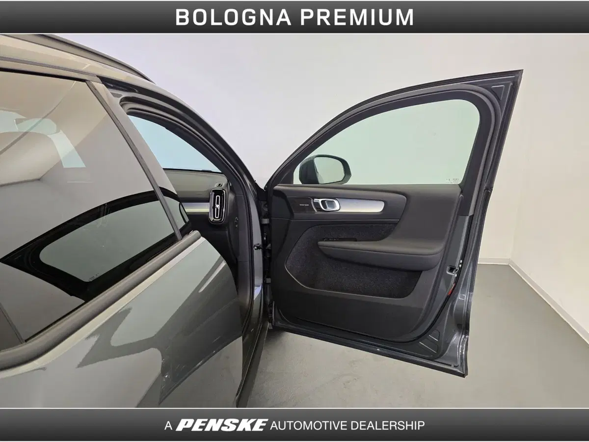 Volvo XC40 nuova a Bologna (14)