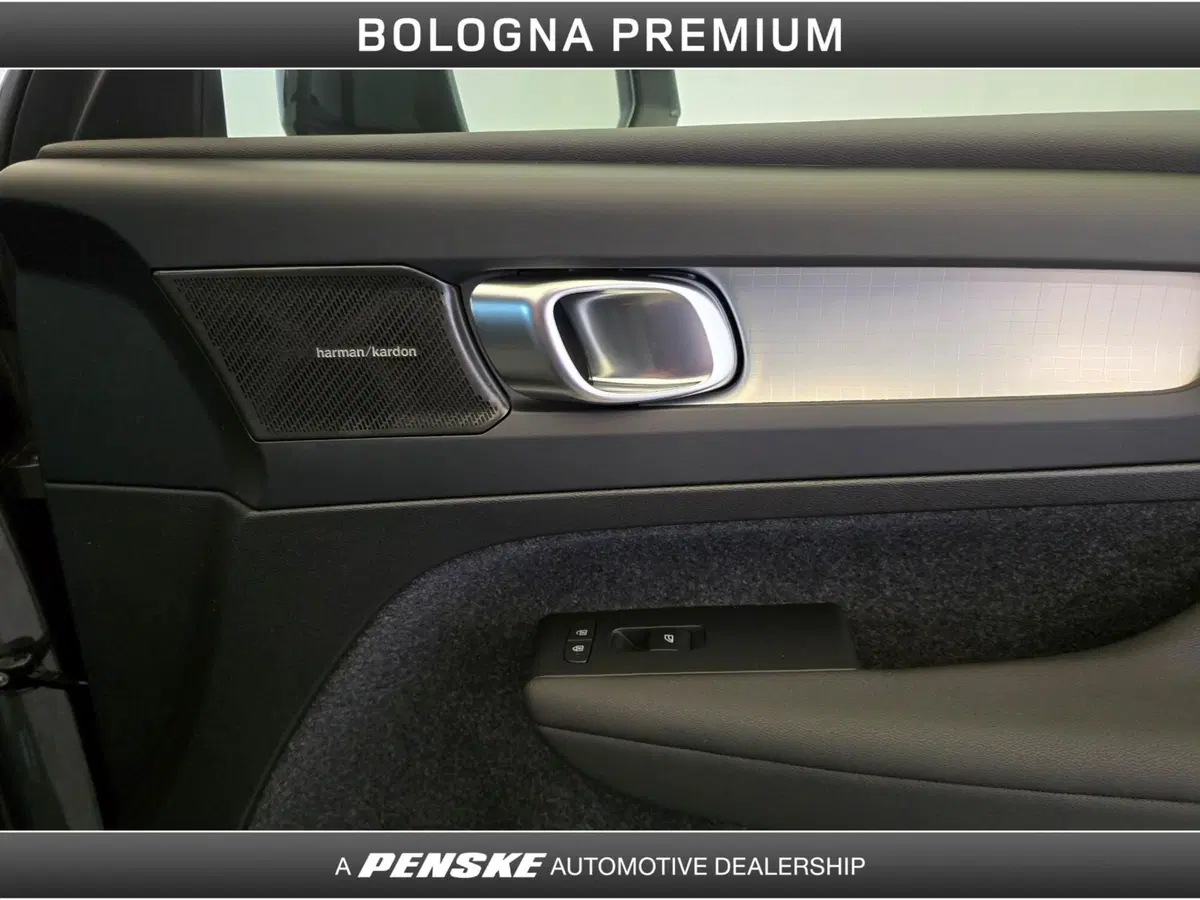 Volvo XC40 nuova a Bologna (15)