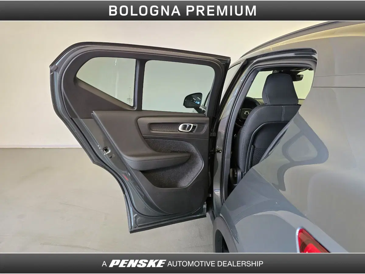 Volvo XC40 nuova a Bologna (17)