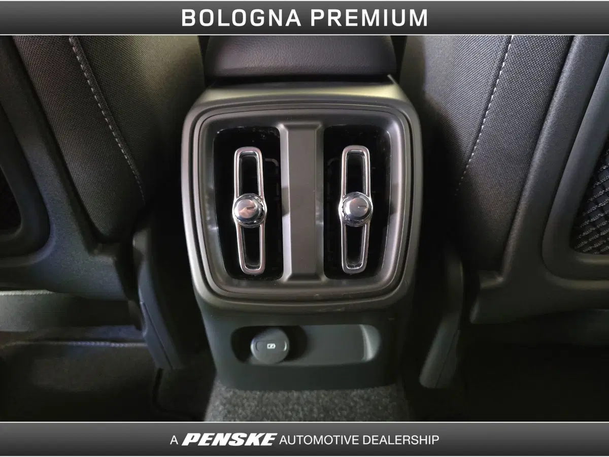 Volvo XC40 nuova a Bologna (20)