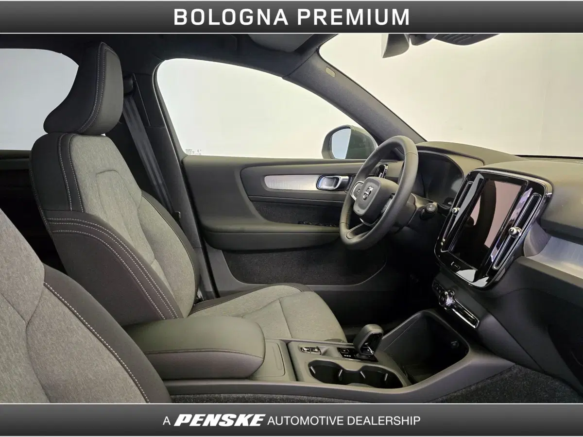 Volvo XC40 nuova a Bologna (3)