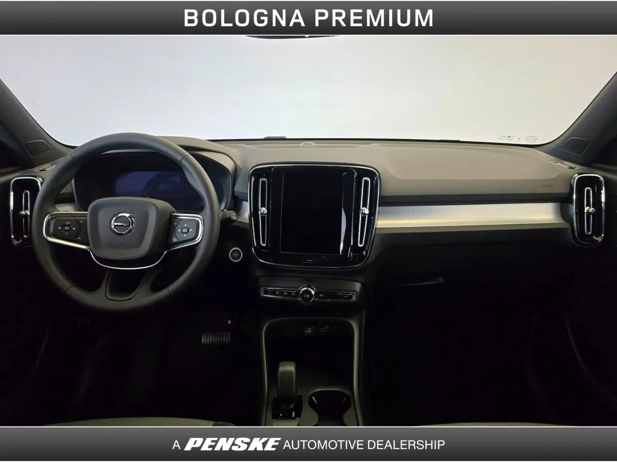 Volvo XC40 nuova a Bologna (4)