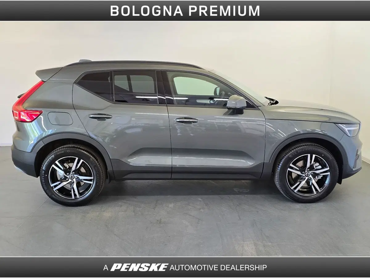 Volvo XC40 nuova a Bologna (6)