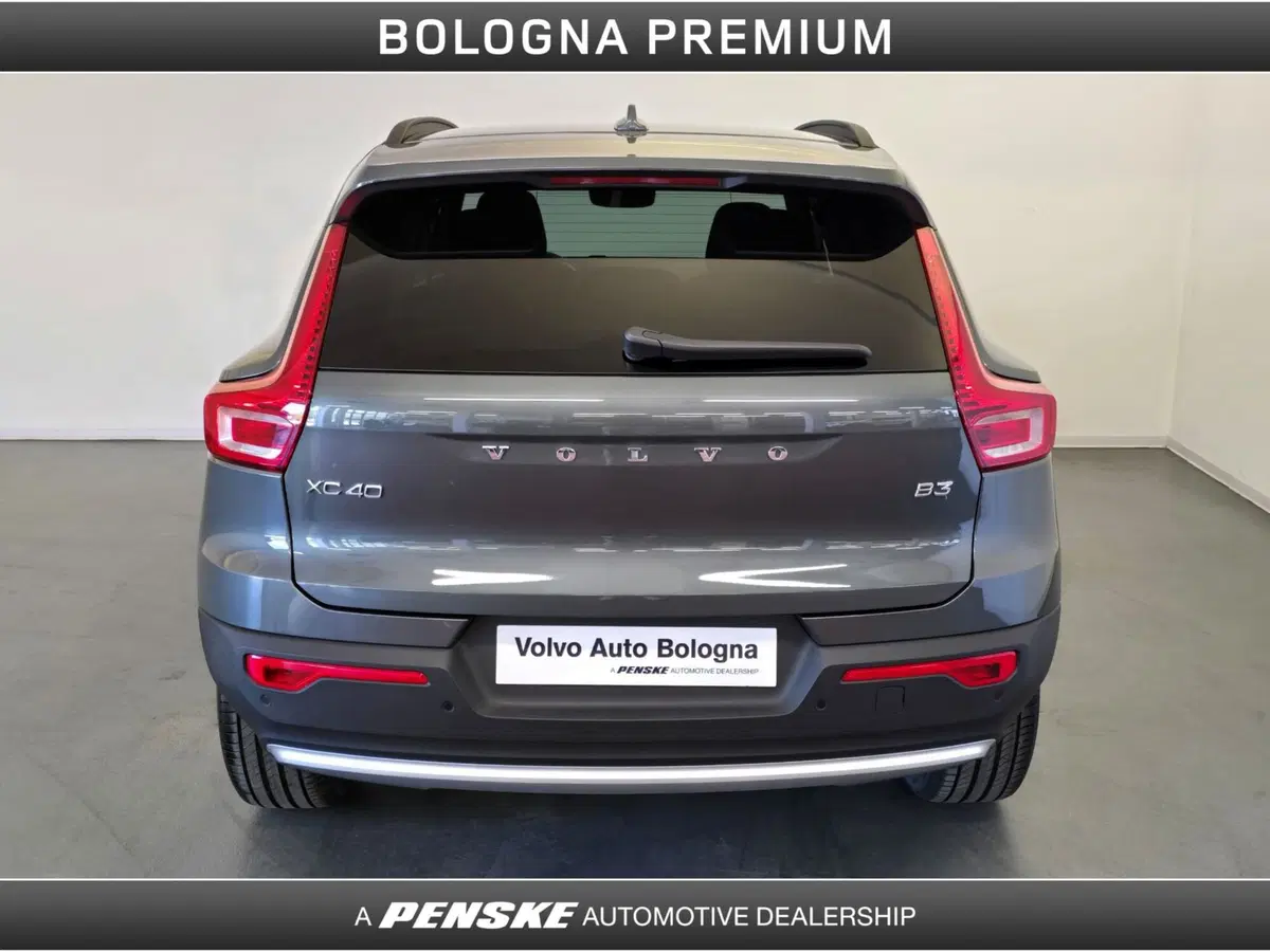 Volvo XC40 nuova a Bologna (7)