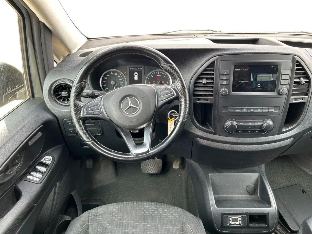 Mercedes-Benz Vito usata a Milano (11)