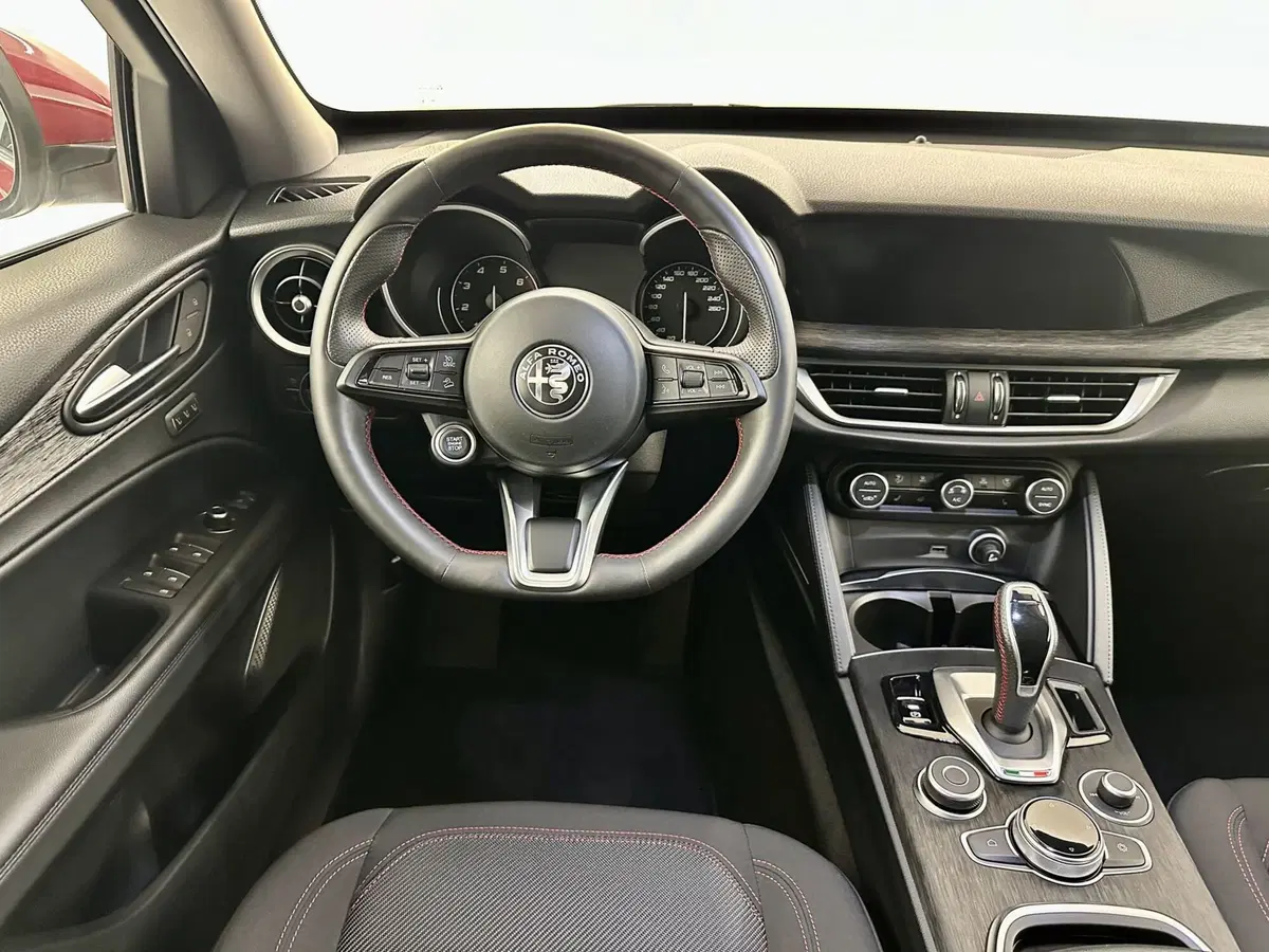 Alfa Romeo Stelvio usata a Bergamo (12)