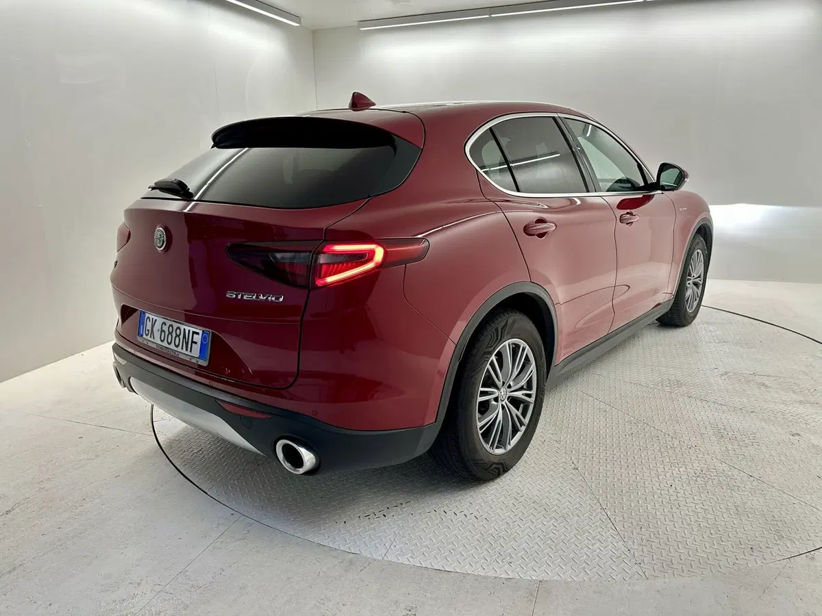 Alfa Romeo Stelvio usata a Bergamo (2)