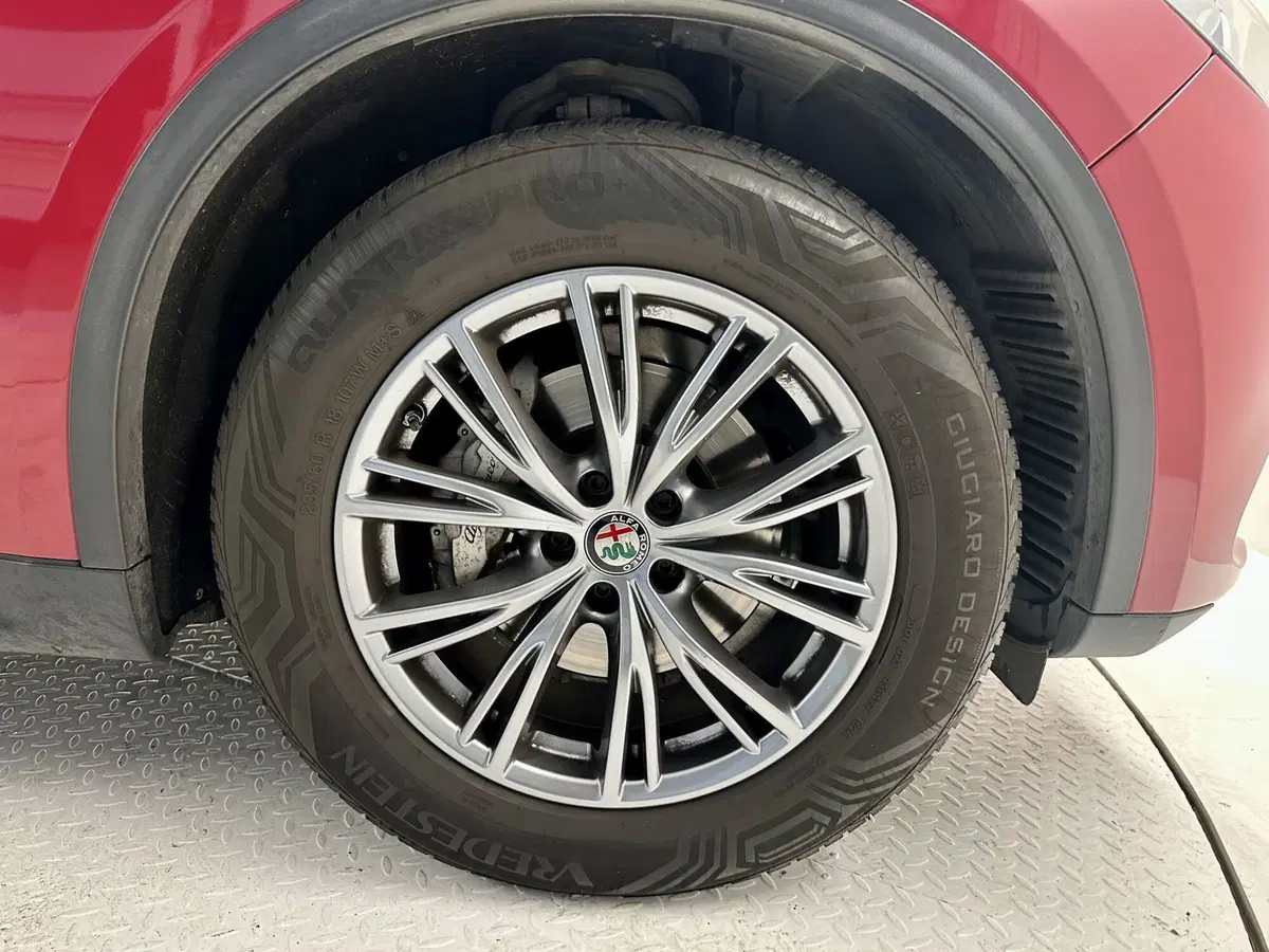 Alfa Romeo Stelvio usata a Bergamo (9)