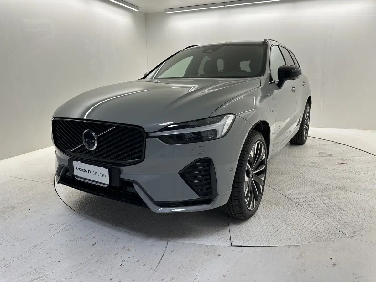 Volvo XC60 nuova a Bergamo