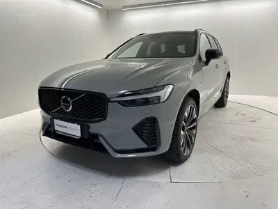 Volvo XC60 2.0 t6 phev Ultra Dark awd auto nuova a Bergamo