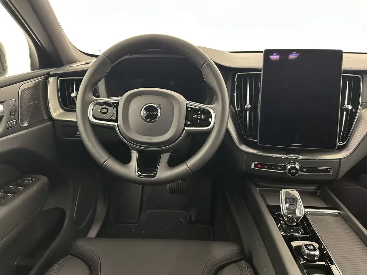 Volvo XC60 nuova a Bergamo (13)