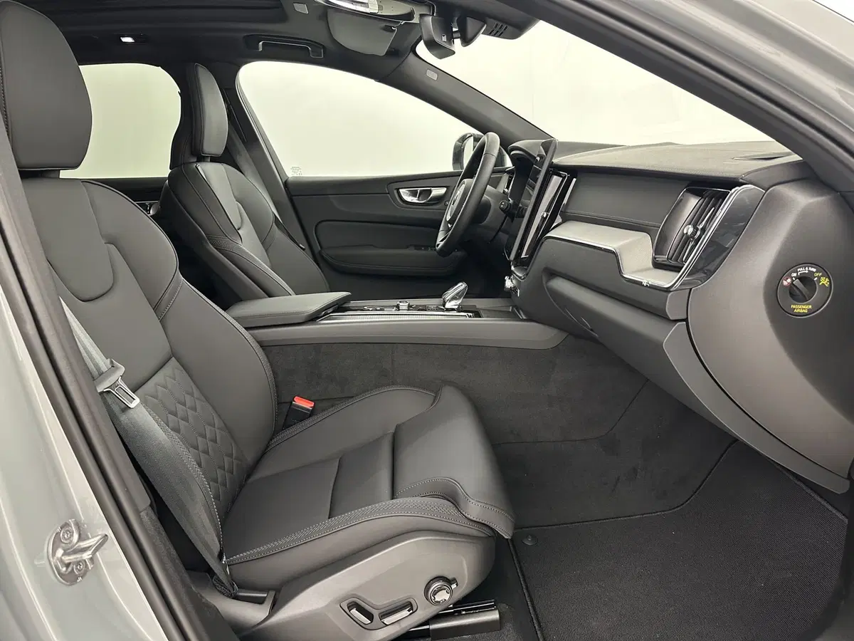 Volvo XC60 nuova a Bergamo (3)