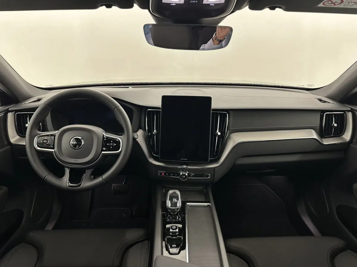 Volvo XC60 nuova a Bergamo (4)
