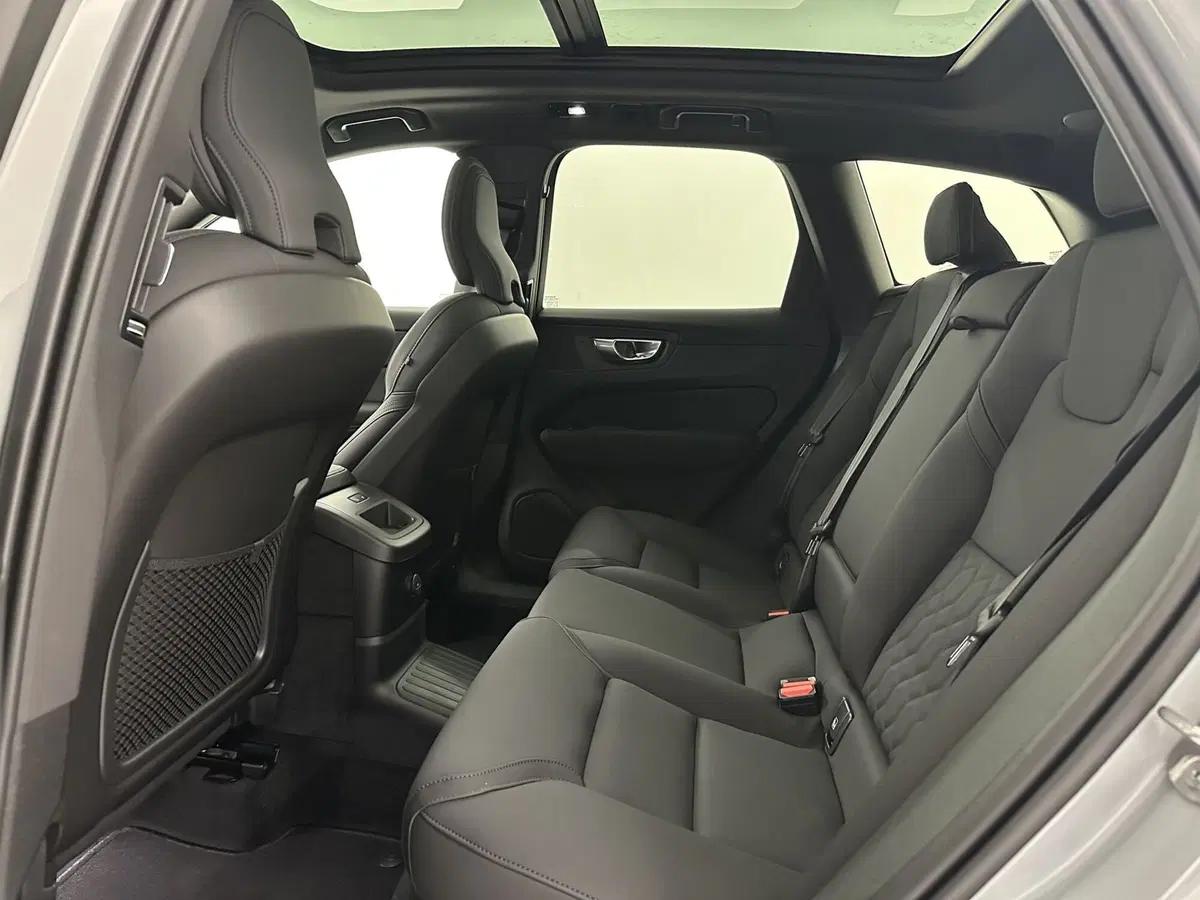 Volvo XC60 nuova a Bergamo (5)