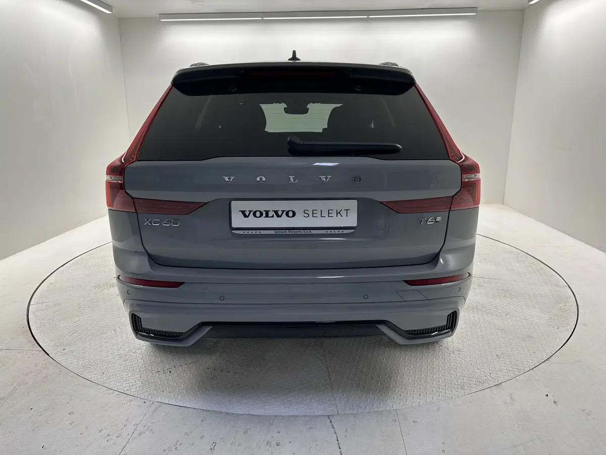 Volvo XC60 nuova a Bergamo (7)
