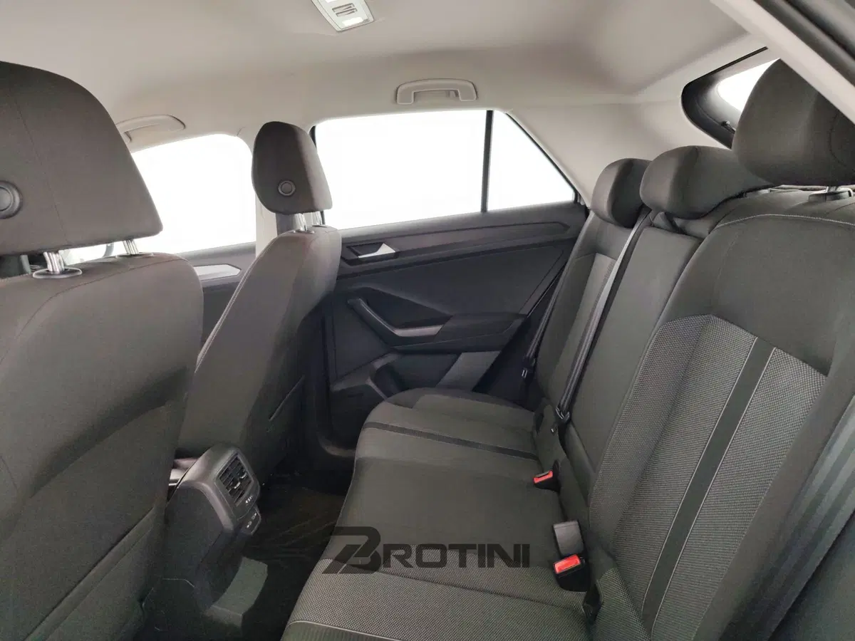 Volkswagen T-Roc usata a Massa-Carrara (9)